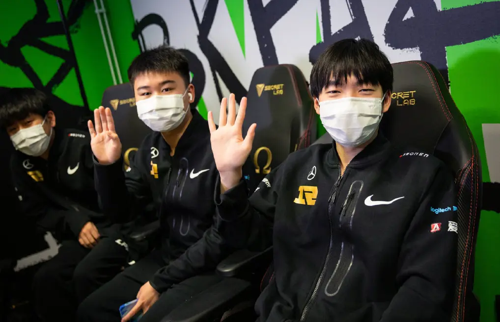 关于PSG横扫V5，ShowMaker极限生还后反打鏖战多局成都决赛之夜，锁定晋级资格的信息