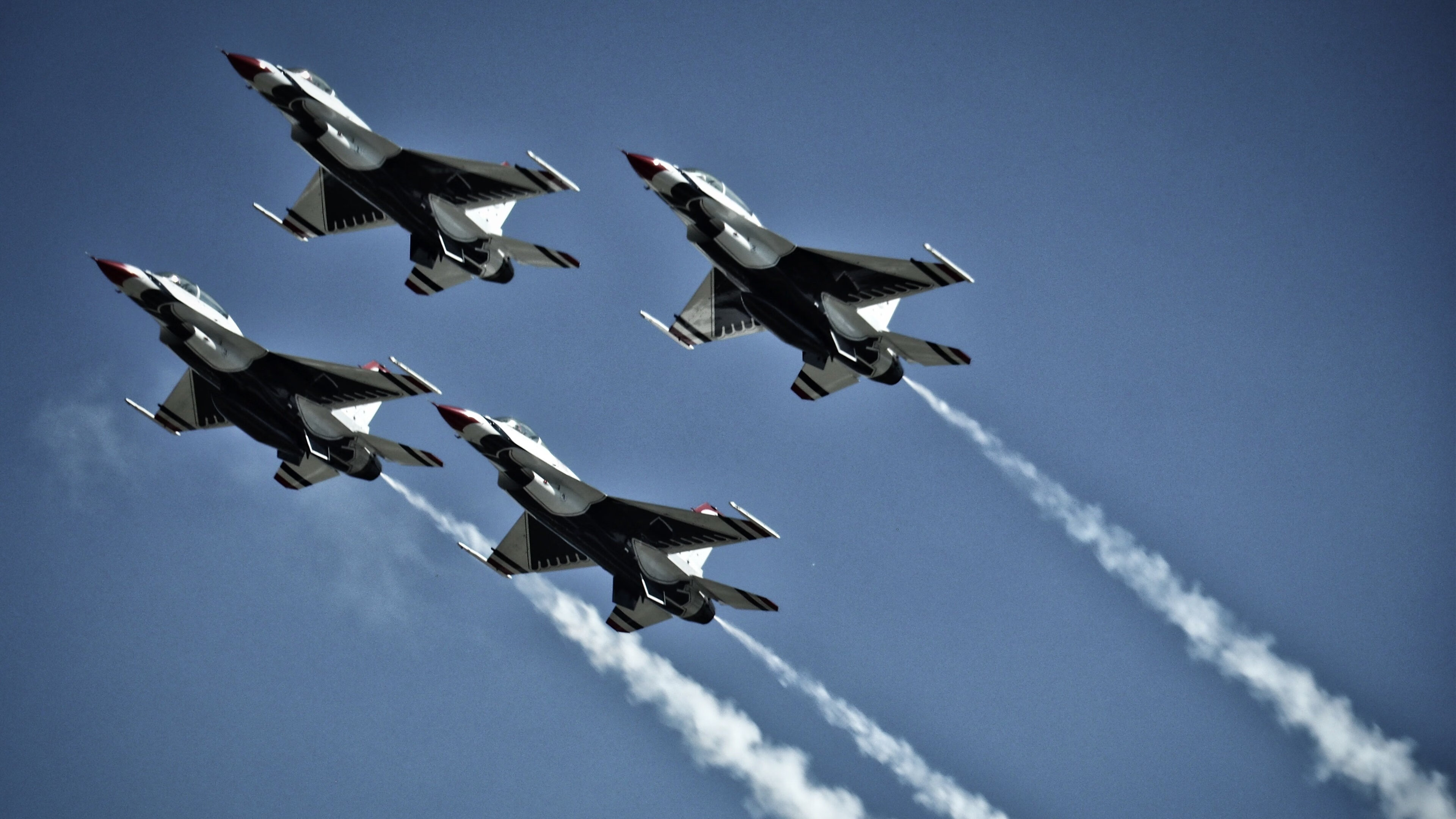 中场意志与团队协奏，当德布劳内扛起曼城，AC米兰以罗马为阶