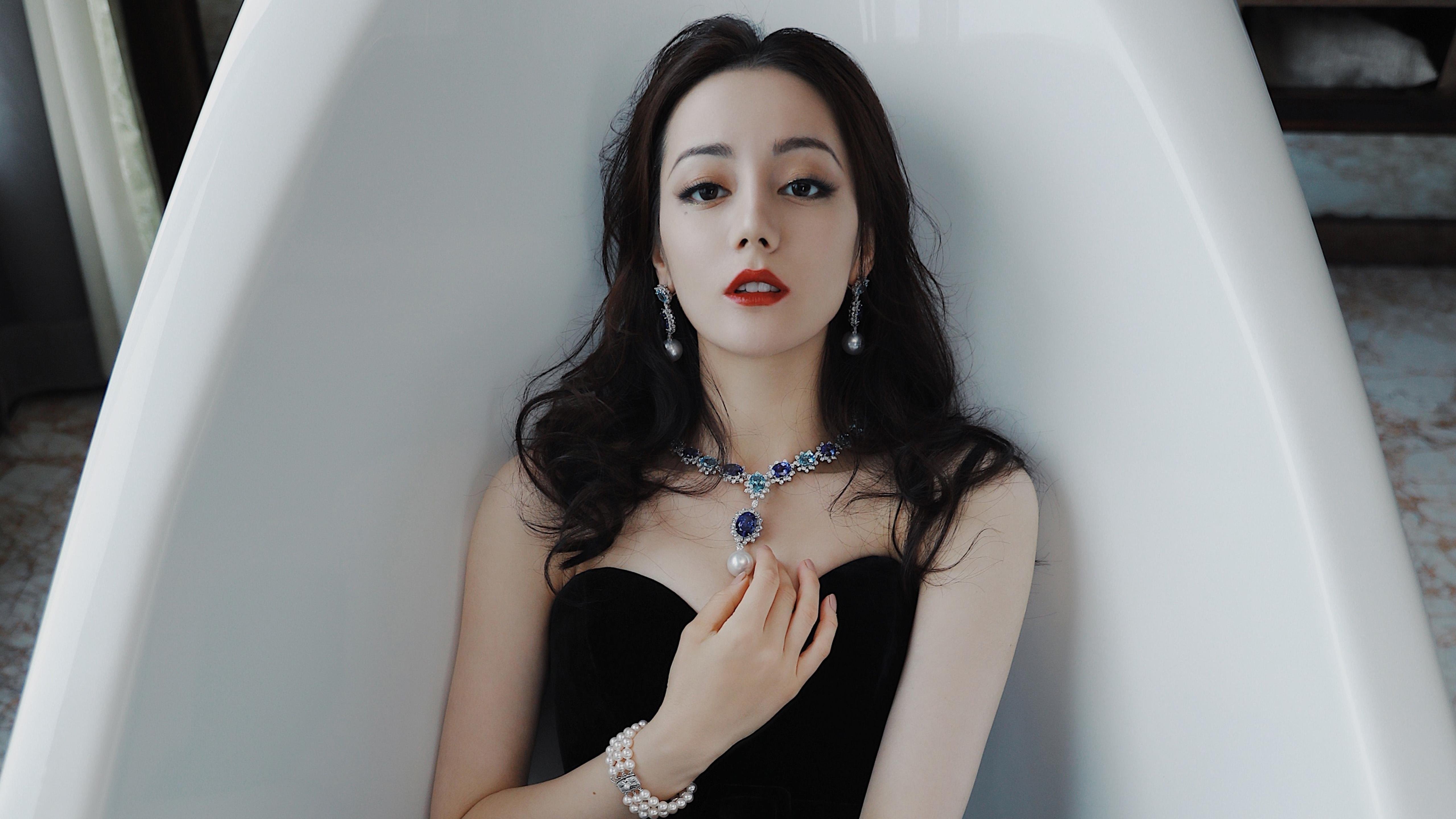 战术教科书，葡萄牙智慧绞杀巴萨，格纳布里化身半决赛终极接管者